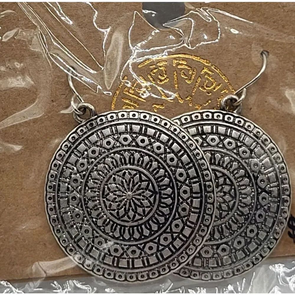 NWT Ruby Rd Bohemian Silvertone Metal Alloy Round Earrings 1.5in